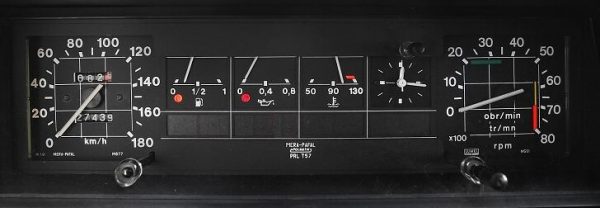 Mistral - deska rozdzielcza samochodu