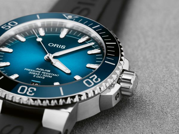 Zegarek Oris Aquis Date Calibre 400