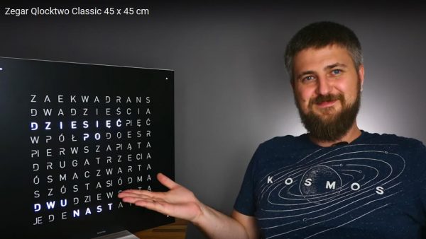 Zegar QlockTwo w recenzji Pereza