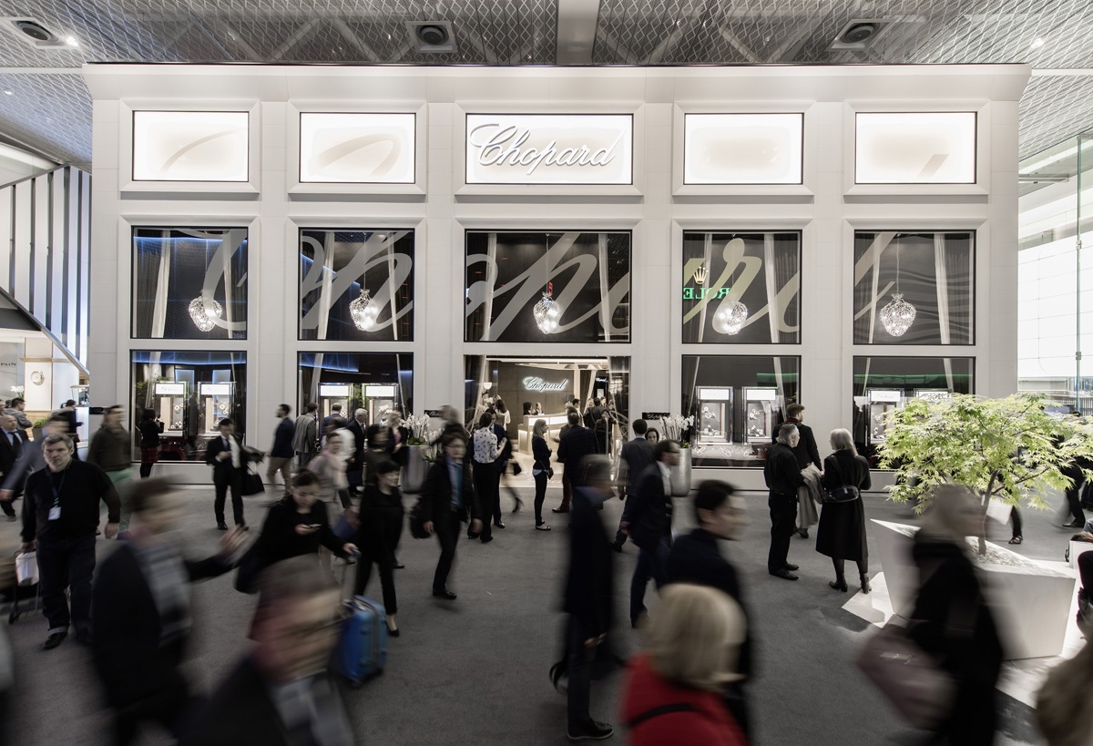 targi w Bazylei - widok na witrynę marki Chopard