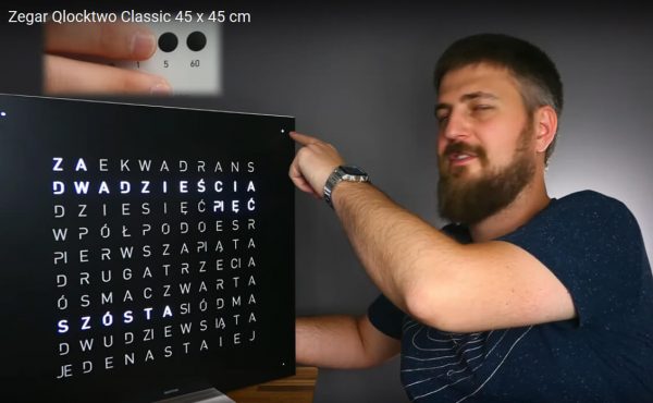 Zegar QlockTwo w recenzji Pereza