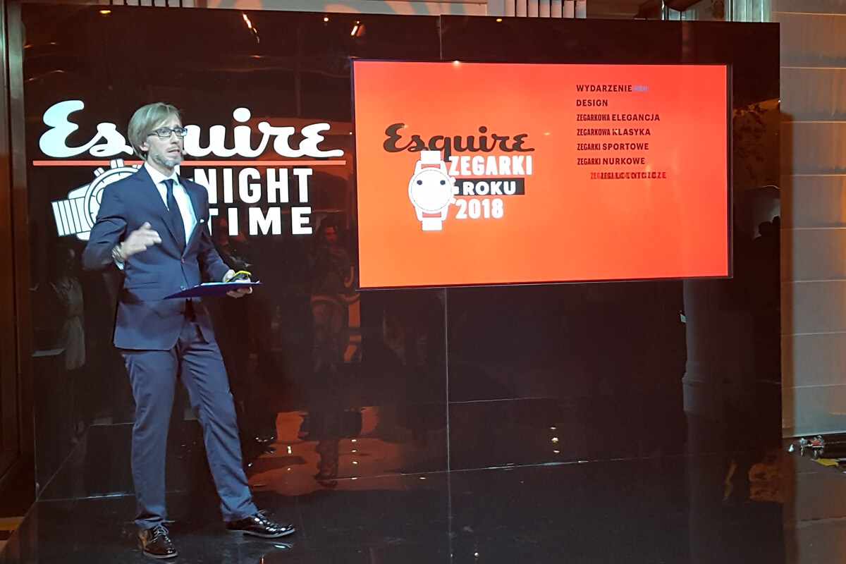 pan Andrzej Chojnowski prezentujący kategorie konkursowe