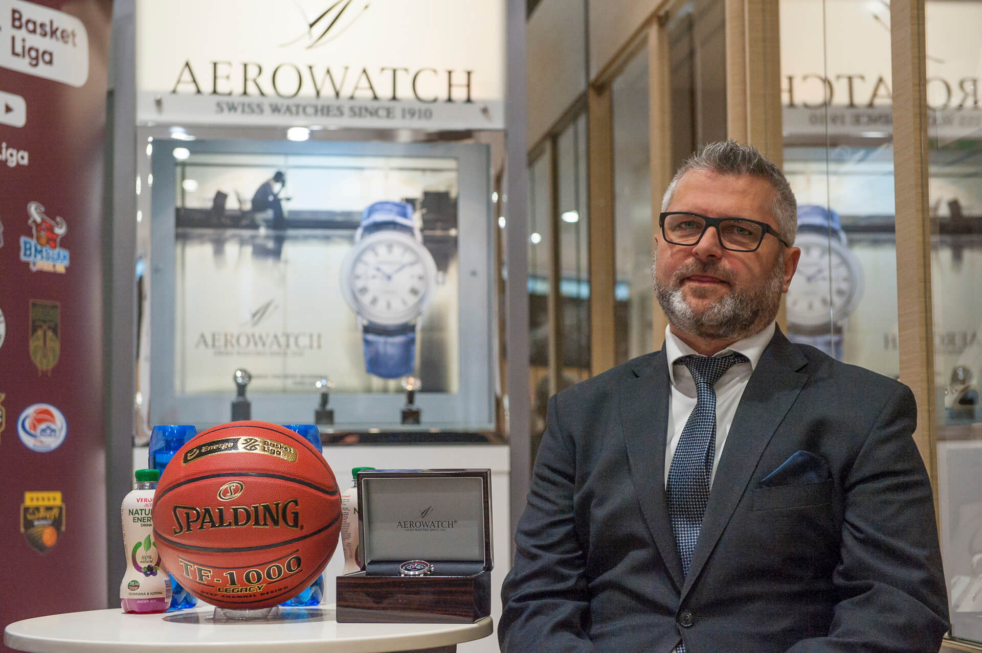 Piotr Sobota na konferencji prasowej w salonie Od Czasu Do Czasu