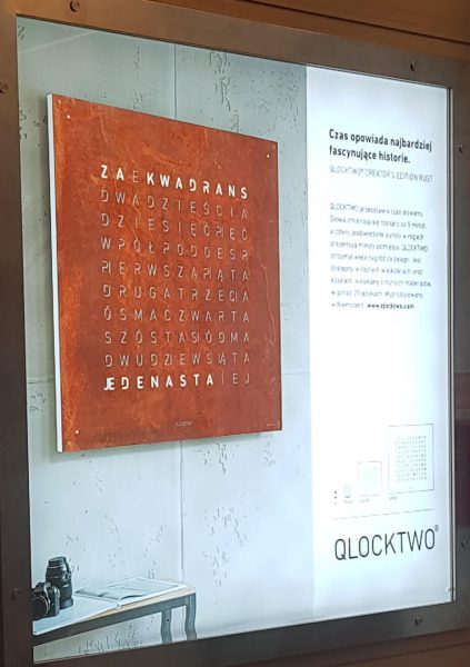 QlockTwo w Złotych Tarasach