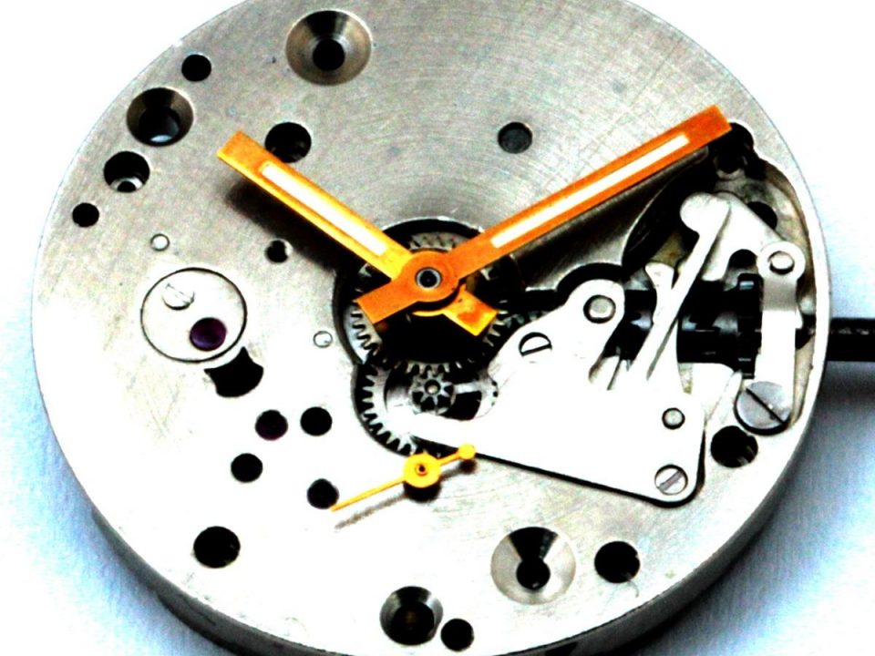Urządzenie wskazujące tradycyjnego zegarka